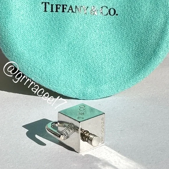 AUTH RARE vintage Tiffany & Co. 1837 cube charm/pendant✨ - Picture 11 of 16